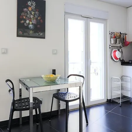 Apartment Plum Guide - Flower Square *