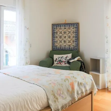 Apartment Plum Guide - Flower Square